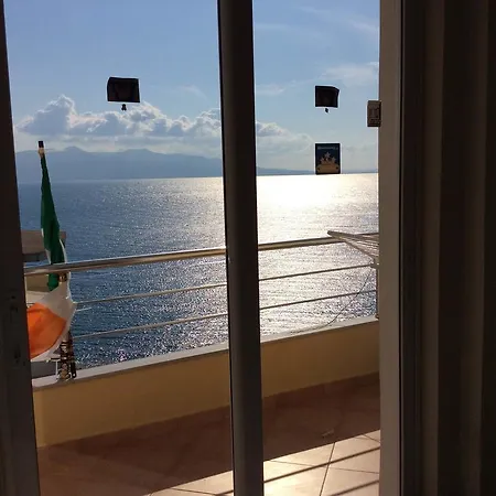 Hostel Hairy Lemon Sarandë