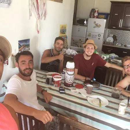 Hostel Hairy Lemon Saranda