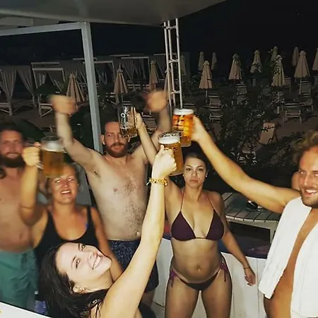 Hostel Hairy Lemon Sarande